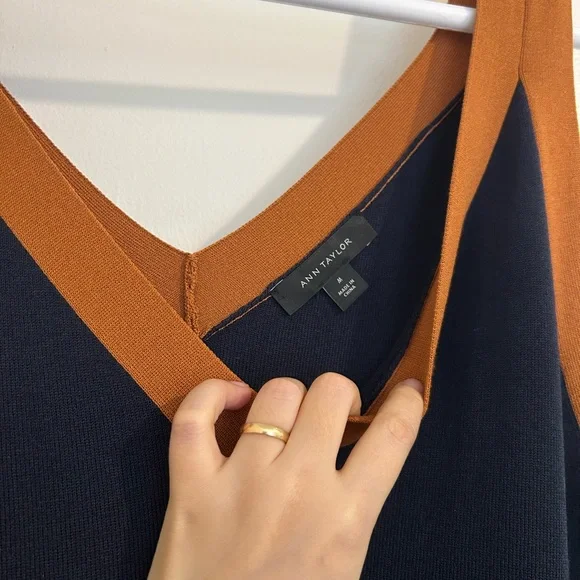 Like new Ann Taylor Navy Maxi Dress with Tan Trim size M - Picture 3 of 8